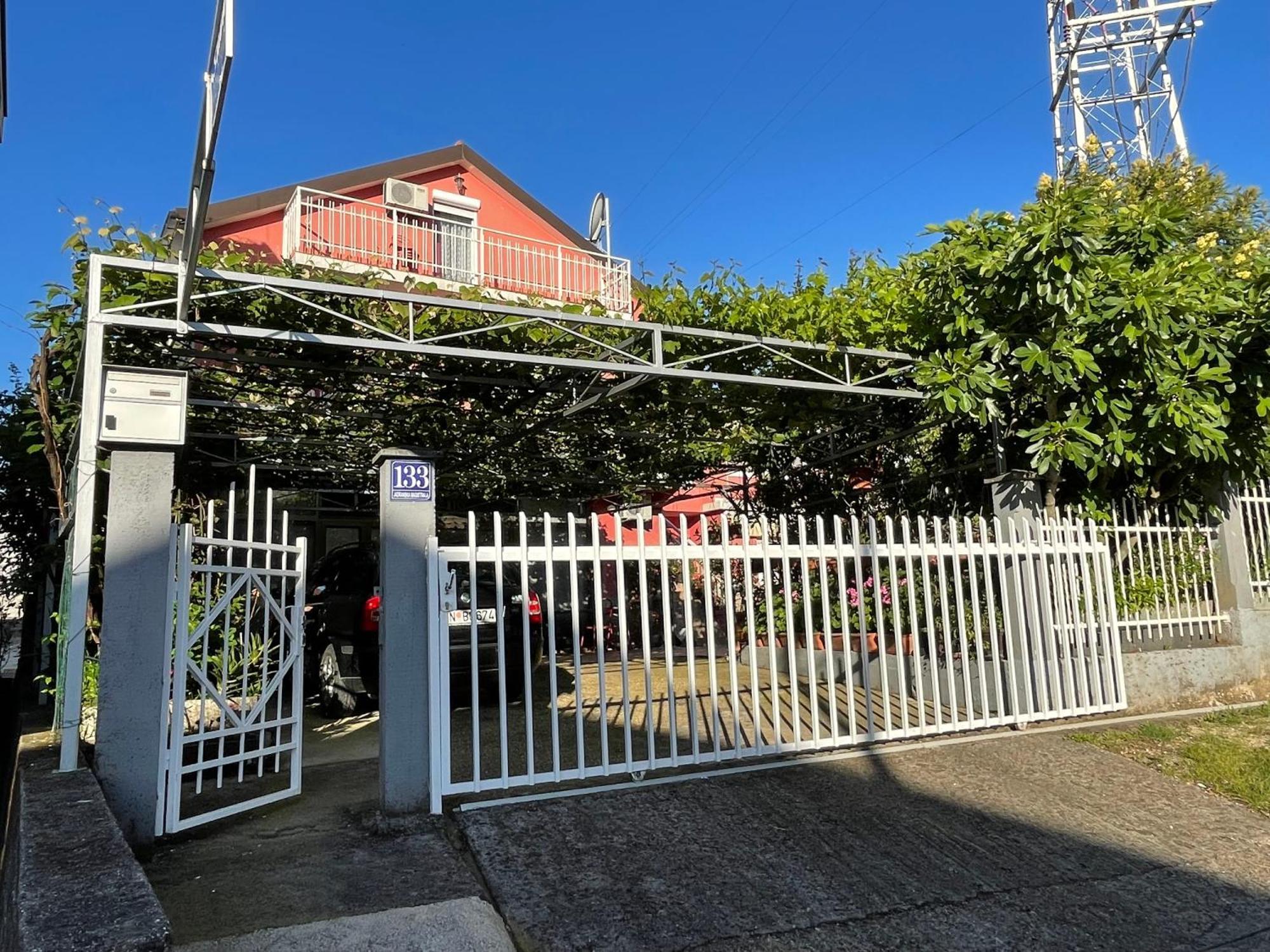 Studio Max Bijela Dış mekan fotoğraf