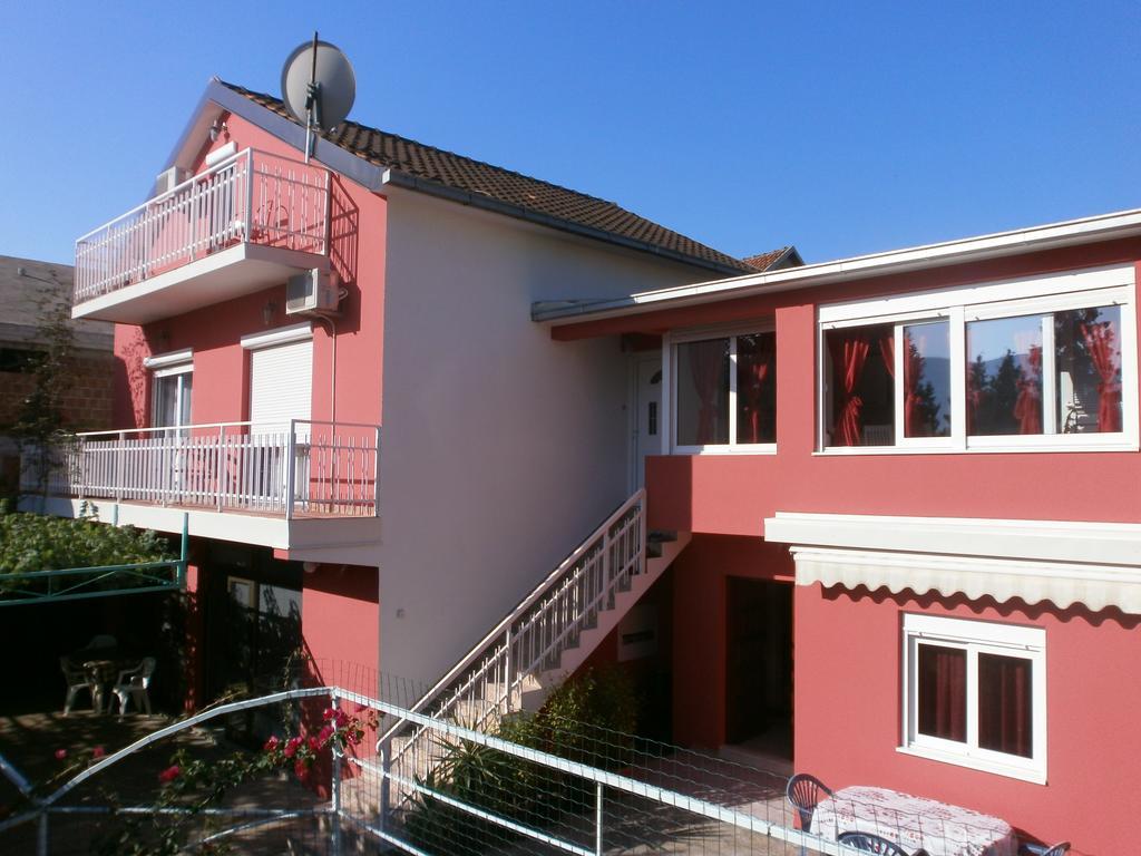 Studio Max Bijela Dış mekan fotoğraf